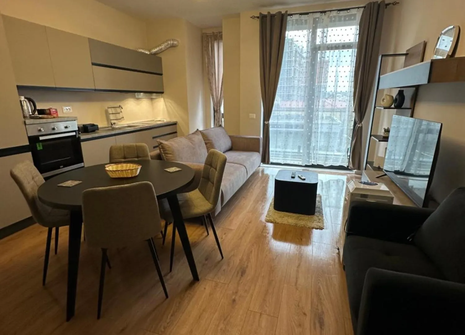 Sisi Apartment Τίρανα